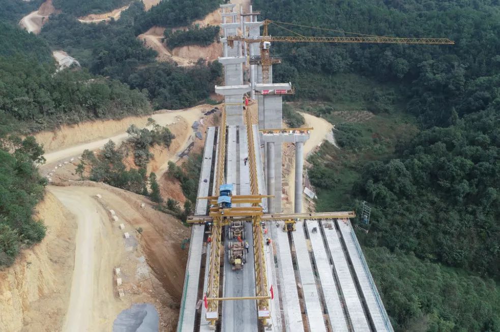 吉廣高速建設新動態(tài)，科技驅(qū)動重塑出行體驗新篇章