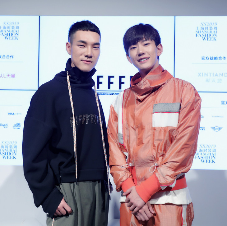 演員呂鵬,重磅推出演員呂鵬帶你領(lǐng)略科技魅力——全新高科技產(chǎn)品體驗(yàn)之旅