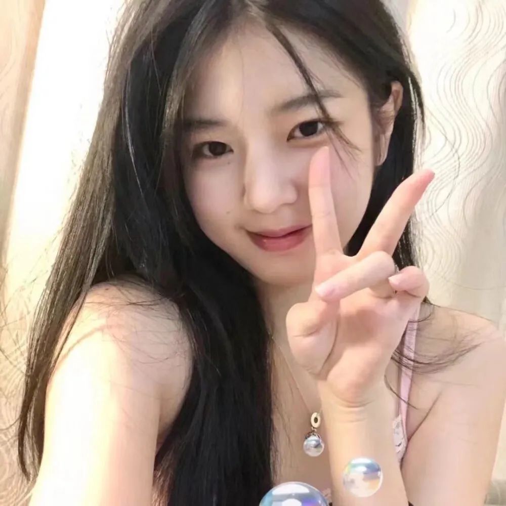 女頭頭像最新精選與小巷特色小店探秘